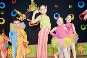 Kinder Theater Kinder Theater