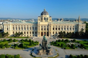 NATURHISTORISCHES MUSEUM NATURHISTORISCHES MUSEUM